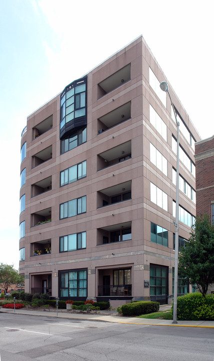 Lockerbie Terrace in Indianapolis, IN - Foto de edificio