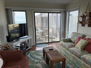 2503 W Fort Macon Rd in Atlantic Beach, NC - Building Photo - Building Photo