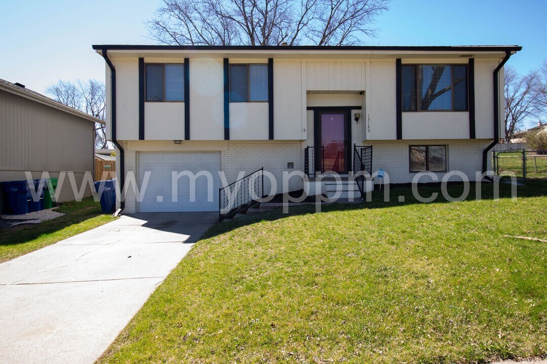 13155 Gertrude St in Omaha, NE - Building Photo