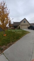 605 Pradera Ct in Pasco, WA - Building Photo