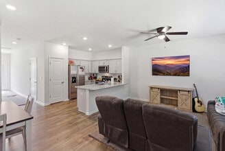 1010 Bayard Wootten Way in New Bern, NC - Building Photo - Building Photo