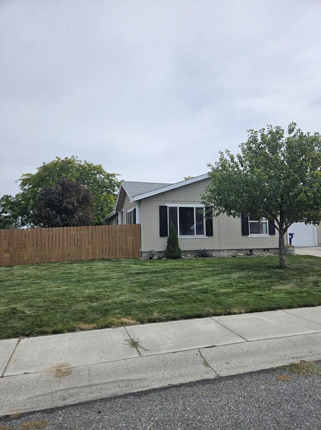 property at 1507 Erin Way