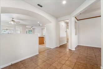 1073 Huntly Dr in Folsom, CA - Building Photo - Building Photo