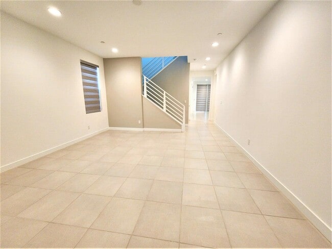 35770 McCarthy St in Palm Desert, CA - Building Photo - Building Photo