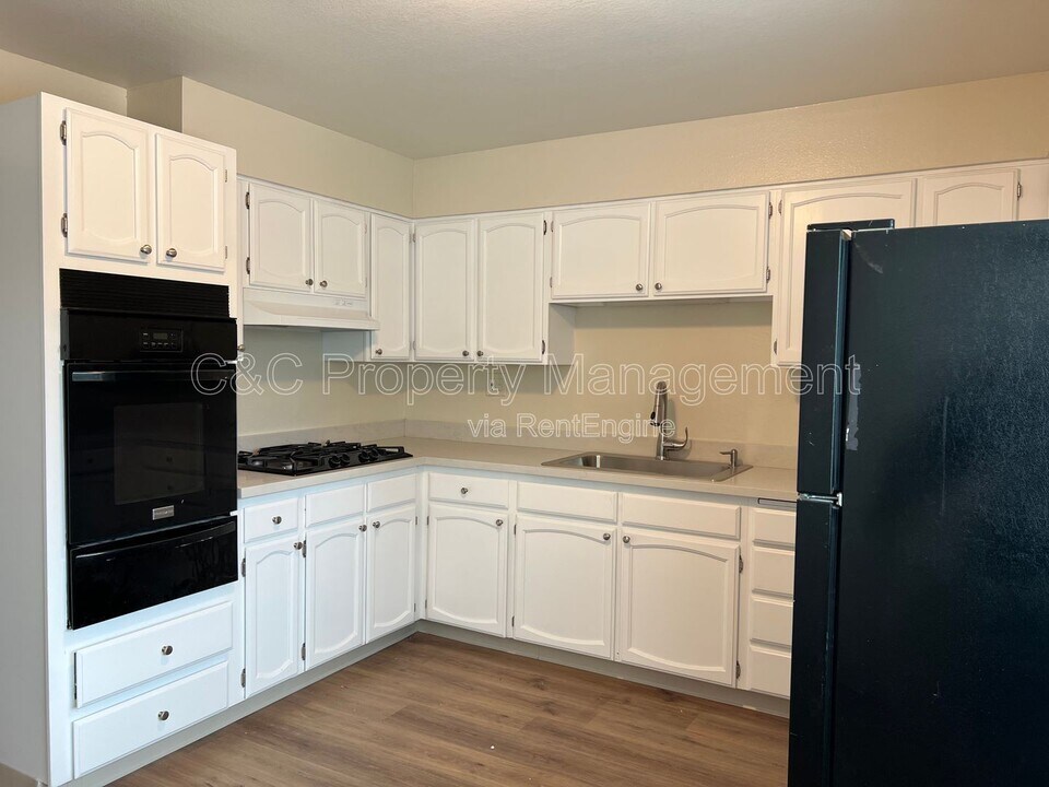 478 Crivello Rd in Marina, CA - Building Photo