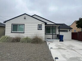 21258 Hobert St in Castro Valley, CA - Building Photo