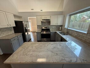 36 Silver Elm Pl in Spring, TX - Building Photo - Building Photo