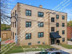 214 McCully St in Pittsburgh, PA - Building Photo - Building Photo