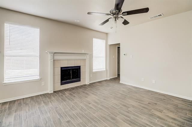 715 S Parks Dr in Desoto, TX - Building Photo - Building Photo