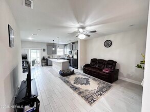 11939 Calvesta St in Jacksonville, FL - Building Photo - Building Photo