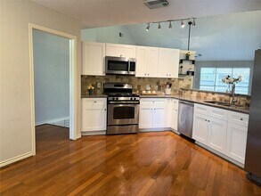 4035 Lotus Dr in Pearland, TX - Building Photo - Building Photo