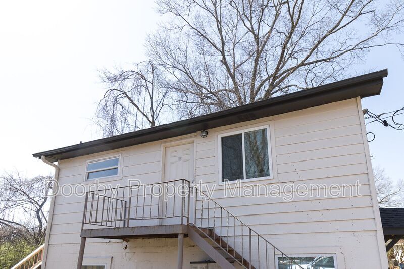 100 James St in Rossville, GA - Foto de edificio