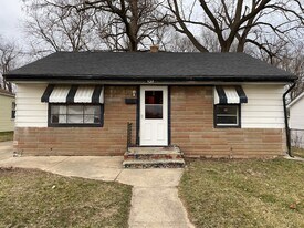 723 Indiana Ave in Rockford, IL - Building Photo