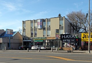 6030 Yonge St in Toronto, ON - Building Photo - Building Photo