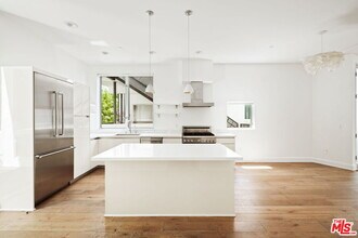 616 Croft Ave in West Hollywood, CA - Building Photo - Building Photo