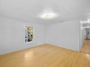 532 E Iredell Ave in Mooresville, NC - Building Photo - Building Photo