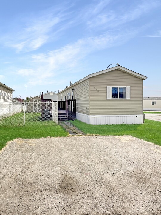 10615-10688 88 St in Grande Prairie, AB - Building Photo