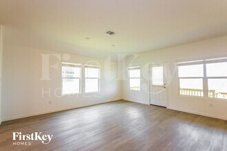 6802 Arid Wy in San Antonio, TX - Foto de edificio - Building Photo