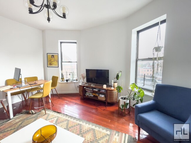 68 Putnam Ave in Brooklyn, NY - Building Photo - Building Photo