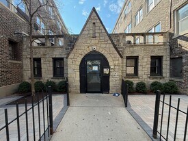 5647 N Ashland Ave, Unit S in Chicago, IL - Building Photo