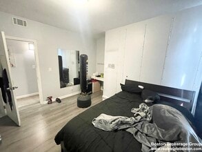 9 Mount Pleasant Ave, Unit #3 in Boston, MA - Foto de edificio - Building Photo