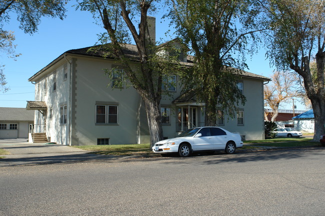 319 SW 3rd St in Ontario, OR - Building Photo - Building Photo