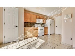 7913 S Kalispell Way in Englewood, CO - Building Photo - Building Photo