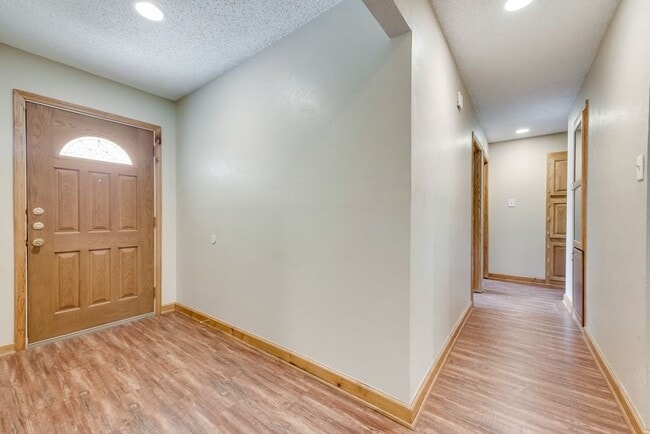 448 Park Center Blvd in Saginaw, TX - Foto de edificio - Building Photo