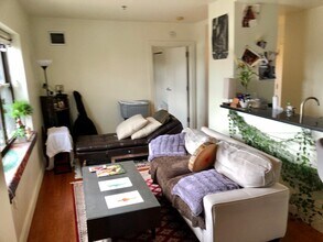 533 Commonwealth Ave in Boston, MA - Foto de edificio - Building Photo