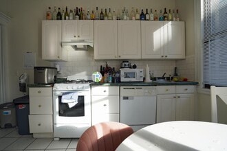 72 Gardner St, Unit B2 in Boston, MA - Building Photo - Building Photo