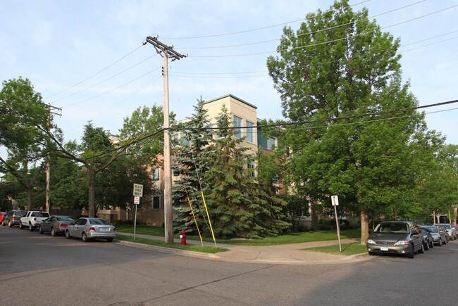 Argyle House in Minneapolis, MN - Foto de edificio - Building Photo