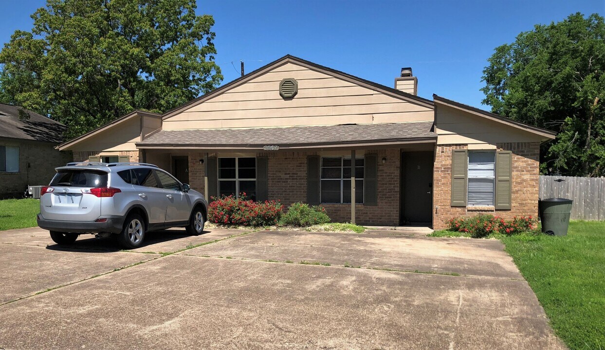 3607 Elliott St in Bryan, TX - Building Photo