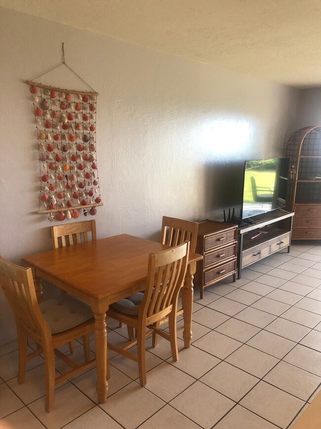 7146 Kamehameha V Hwy in Kaunakakai, HI - Building Photo - Building Photo