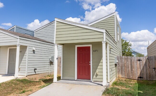 4271 Thalweg Way in San Antonio, TX - Building Photo - Building Photo