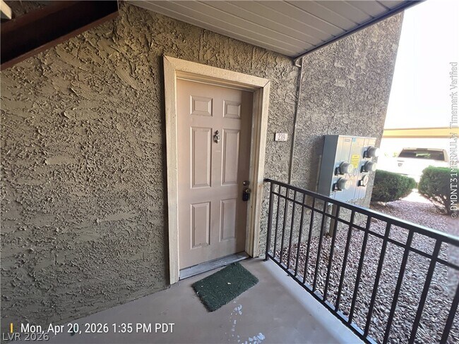 5229 Indian River Dr in Las Vegas, NV - Building Photo - Building Photo