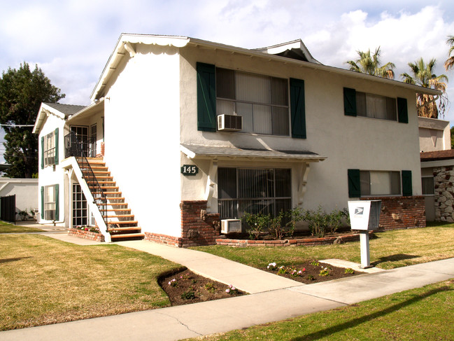 145 S Yale Ave in Fullerton, CA - Foto de edificio - Building Photo