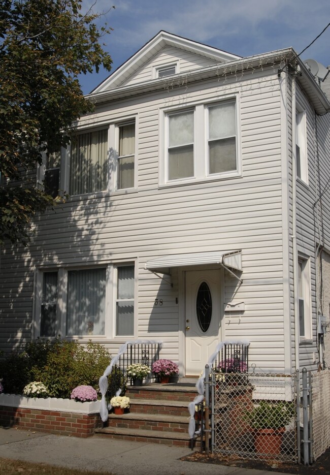 38 1st St, Unit 2nd floor