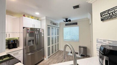1407 SW 48th Terrace in Deerfield Beach, FL - Foto de edificio - Building Photo