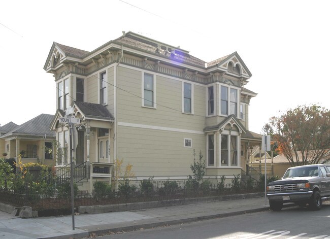 Main Street Apartments in Napa, CA - Foto de edificio - Building Photo