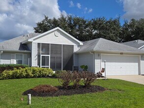 5095 China Sea Dr in Tavares, FL - Building Photo - Building Photo