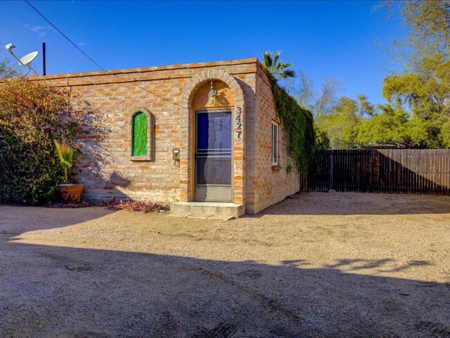 property at 3427 E Fairmount St