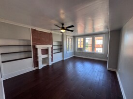 7436 S Colfax Ave in Chicago, IL - Building Photo