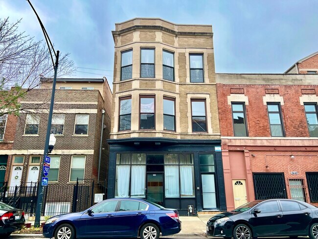 2445 W Harrison St