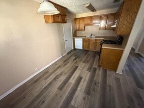 702 Viewcrest Dr, Unit 02549 in Longview, TX - Foto de edificio - Building Photo