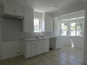 254 W 98th St in Inglewood, CA - Building Photo - Building Photo