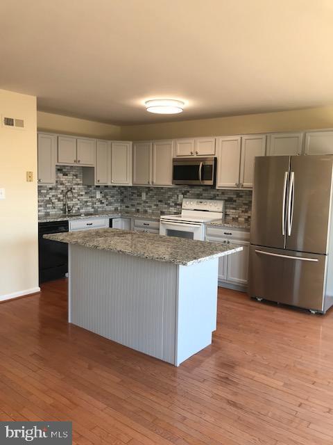 property at 103 Stoney Brook Ct
