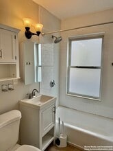 58 Saxton St, Unit #2 in Boston, MA - Foto de edificio - Building Photo