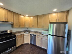452 Harwick Ct in Piscataway, NJ - Building Photo - Building Photo