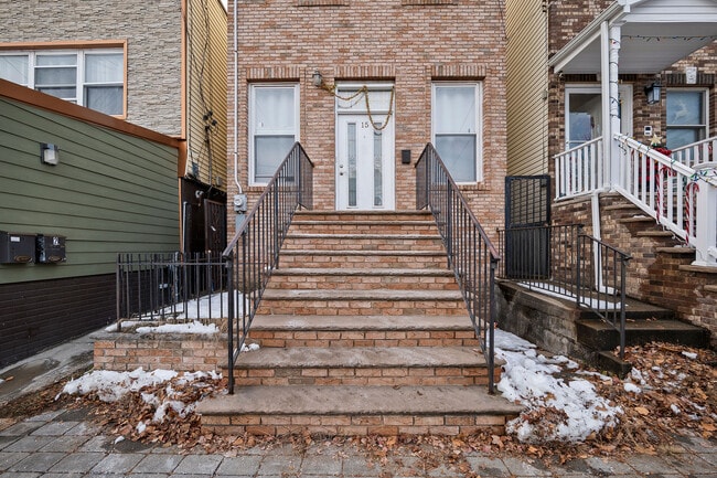 15 Wales Ave in Jersey City, NJ - Building Photo - Building Photo