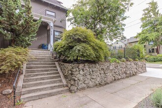 2380 NW Northrup St in Portland, OR - Building Photo - Building Photo